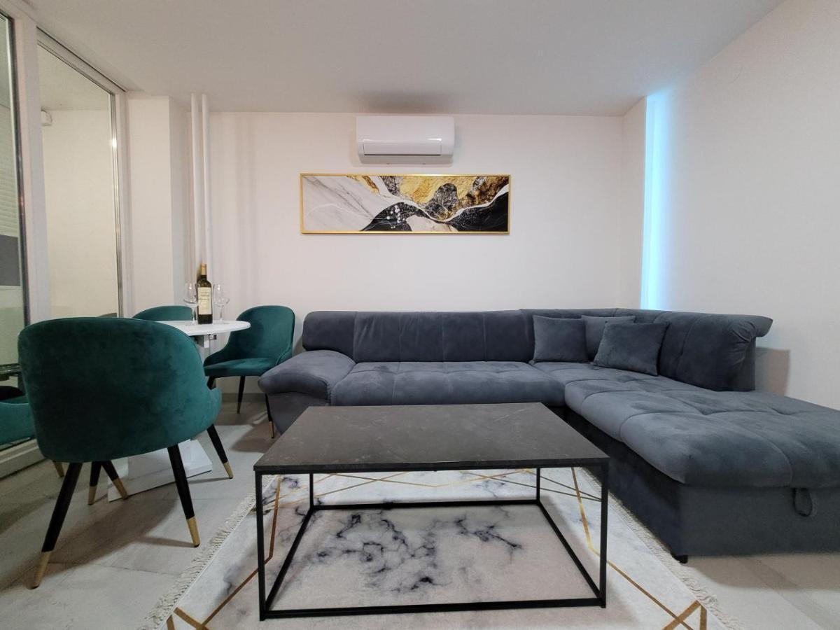Stan M&S, Boulevard-Centar Grada Banja Luka Ngoại thất bức ảnh